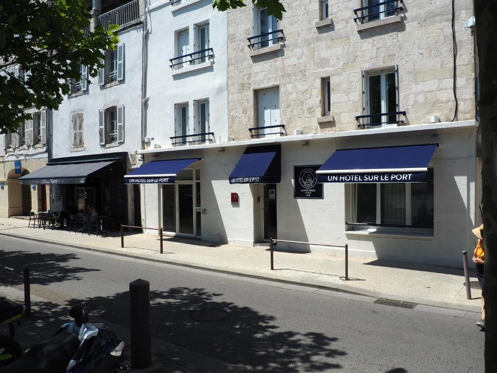 Un Hôtel sur le Port